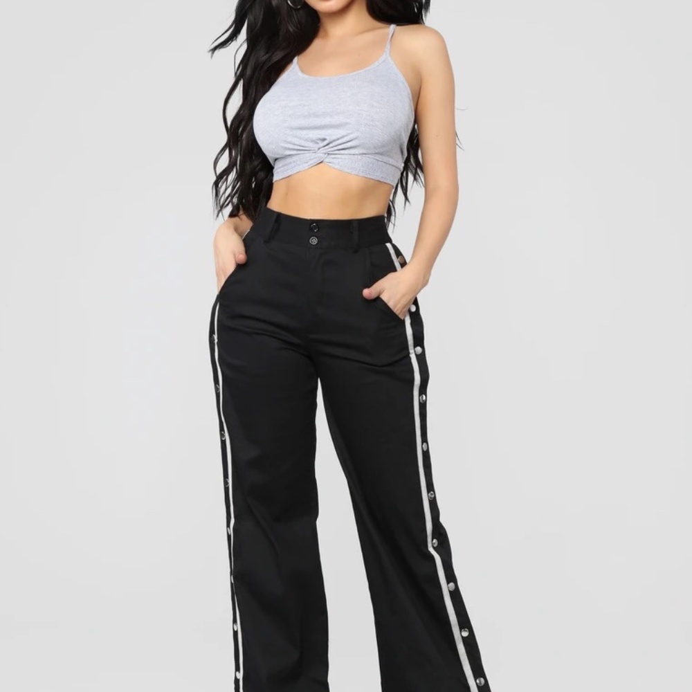 FASHION NOVA Breakaway Snap To The Top Pants L